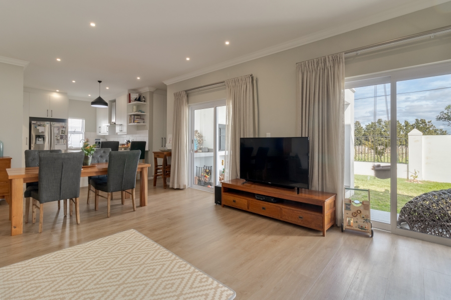 3 Bedroom Property for Sale in Roundhay Western Cape